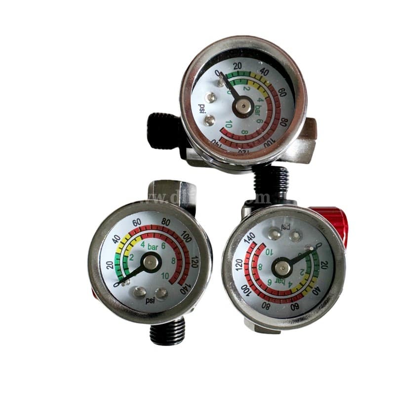 Professional-grade air regulator with adjustable 0-10 bar pressure range