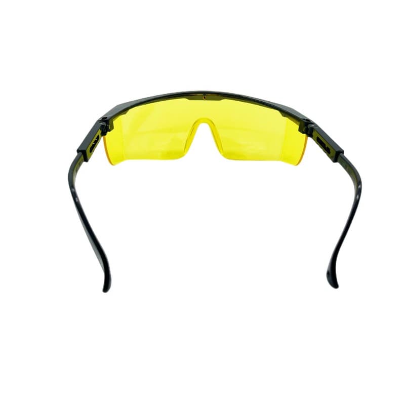 Adjustable safety goggles designed for B2B clients in industrial environments.